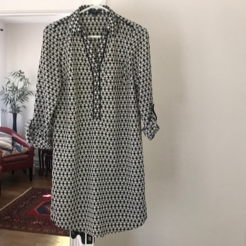 Dress - Picture 2 of 4